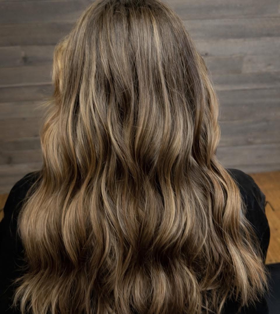 Dimensional blonde hair by Styled by Payton Kaye